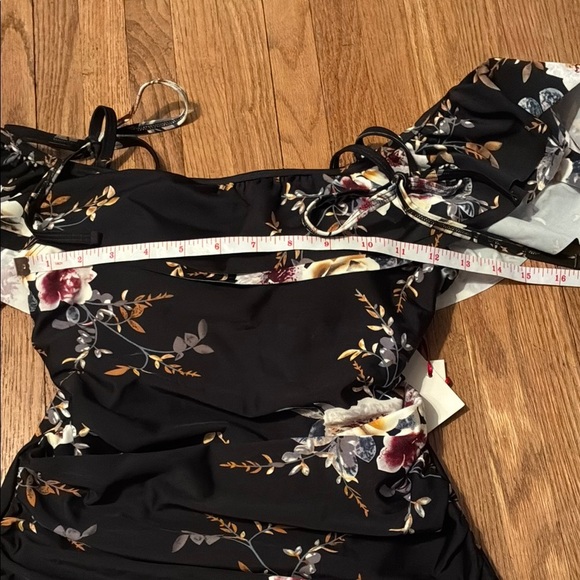 Divinitasole black floral off shoulder swim tank. - Picture 12 of 14